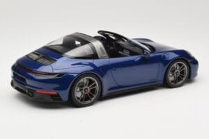 Porsche 911 992 Targa 4 GTS Blue Metallic Minichamps 1:18 155061060 Kovina – slika 2 od 6