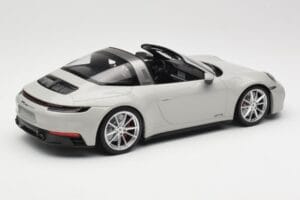 Porsche 911 992 Targa 4 GTS Siv Minichamps 1:18 155061064 Kovina – slika 2 od 6