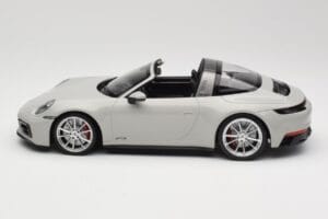 Porsche 911 992 Targa 4 GTS Siv Minichamps 1:18 155061064 Kovina – slika 3 od 6