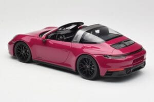 Porsche 911 992 Targa 4 GTS Rubystar Minichamps 1:18 155061066 Kovina – slika 5 od 6