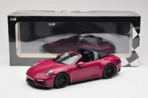 Porsche 911 992 Targa 4 GTS Rubystar Minichamps 1:18 155061066 Kovina – slika 6 od 6