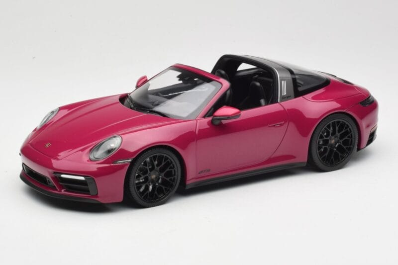 Porsche 911 992 Targa 4 GTS Rubystar Minichamps 1:18 155061066 Kovina
