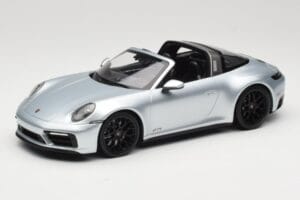 Porsche 911 992 Targa 4 GTS Srebrna Minichamps 1:18 155061061 Kovina