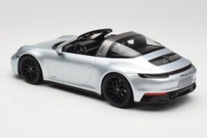 Porsche 911 992 Targa 4 GTS Srebrna Minichamps 1:18 155061061 Kovina – slika 5 od 6