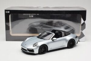 Porsche 911 992 Targa 4 GTS Srebrna Minichamps 1:18 155061061 Kovina – slika 6 od 6