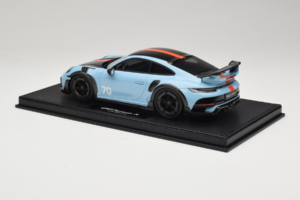 Porsche 911 992 TechArt GTstreet R Gulf Blue TechArt 1:18 REMC010 Smola – slika 5 od 6