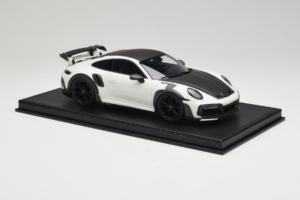 Porsche 911 992 TechArt GTstreet R Bel Z Črnimi Kolesi TechArt 1:18 REMC013 Smola – slika 4 od 6