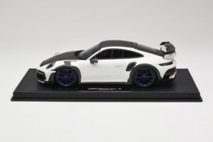 Porsche 911 992 TechArt GTstreet R Bel Z Modrimi Kolesi TechArt 1:18 REMC014 Smola