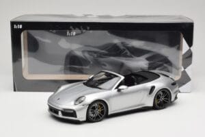 Porsche 911 992 Turbo S Kabriolet Srebrn Minichamps 1:18 155069082 Kovina – slika 6 od 6
