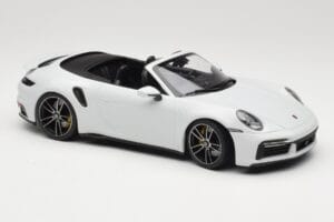 Porsche 911 992 Turbo S Kabriolet White Metallic Minichamps 1:18 155069080 Kovina – slika 4 od 6