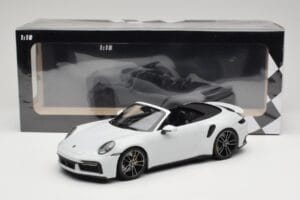 Porsche 911 992 Turbo S Kabriolet White Metallic Minichamps 1:18 155069080 Kovina – slika 6 od 6