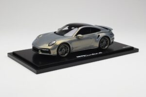 Porsche 911 Turbo S 992 Silver Bamboo Chromaflire With Display Case Spark 1:18 WAP0219100RTSS Smola – slika 2 od 7