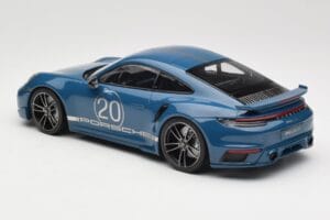 Porsche 911 992 Turbo S Sport Design Package Gentian Blue Metallic Minichamps 1:18 155069170 Kovina – slika 5 od 6