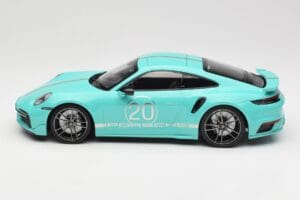 Porsche 911 992 Turbo S Sport Design Package Racing Green Minichamps 1:18 155069175 Kovina – slika 3 od 6