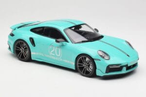 Porsche 911 992 Turbo S Sport Design Package Racing Green Minichamps 1:18 155069175 Kovina – slika 4 od 6