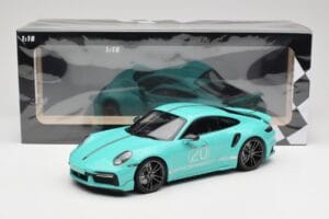 Porsche 911 992 Turbo S Sport Design Package Racing Green Minichamps 1:18 155069175 Kovina – slika 6 od 6