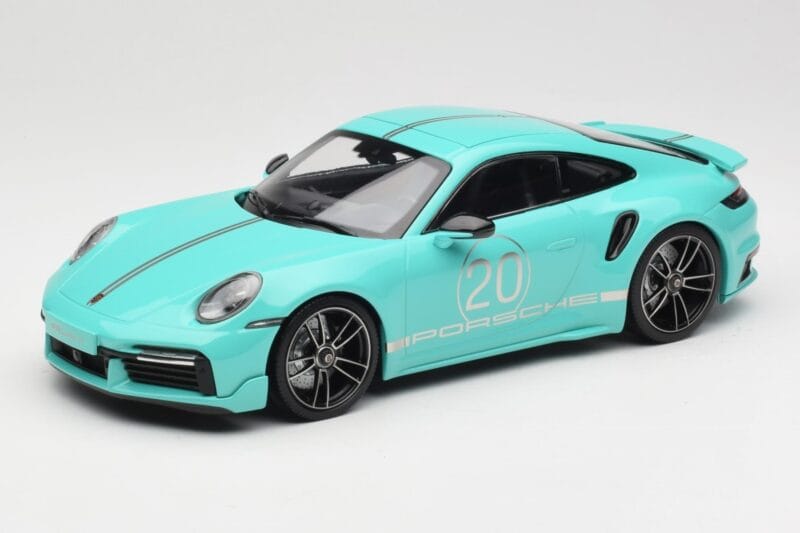 Porsche 911 992 Turbo S Sport Design Package Racing Green Minichamps 1:18 155069175 Kovina