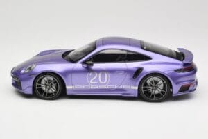 Porsche 911 992 Turbo S Sport Design Package Viola Metallic Minichamps 1:18 155069174 Kovina – slika 3 od 6