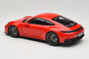 Porsche 911 992.2 Carrera 4 GTS Guards Red Norev 1:18 187171 Kovina – slika 7 od 8