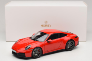Porsche 911 992.2 Carrera 4 GTS Guards Red Norev 1:18 187171 Kovina – slika 8 od 8