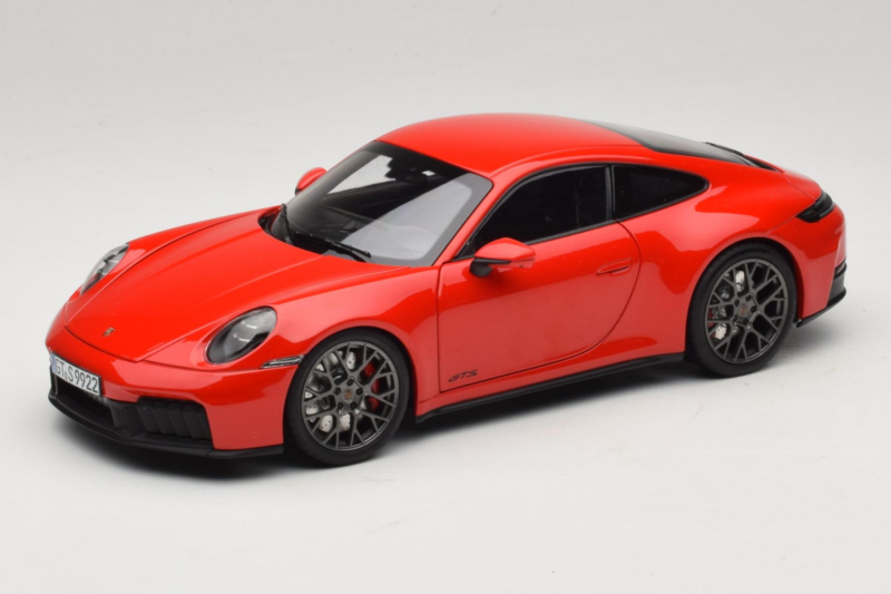 Porsche 911 992.2 Carrera 4 GTS Guards Red Norev 1:18 187171 Kovina