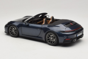 Porsche 911 992.2 Carrera Kabriolet Yachting Blue Norev 1:18 187180 Kovina – slika 7 od 8