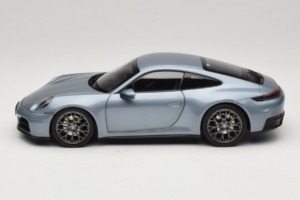 Porsche 911 992.2 Carrera Polar Silver Metallic Norev 1:18 187170 Kovina – slika 4 od 8