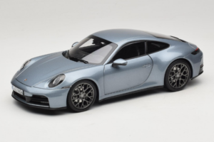 Porsche 911 992.2 Carrera Polar Silver Metallic Norev 1:18 187170 Kovina