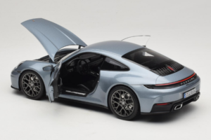 Porsche 911 992.2 Carrera Polar Silver Metallic Norev 1:18 187170 Kovina – slika 5 od 8