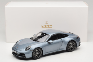 Porsche 911 992.2 Carrera Polar Silver Metallic Norev 1:18 187170 Kovina – slika 8 od 8