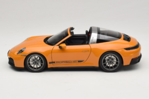 Porsche 911 992.2 Targa 4 GTS Bahama Yellow Norev 1:18 187190 Kovina – slika 5 od 10