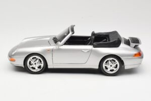 Porsche 911 993 Carrera Kabriolet Srebrna Bburago 1:18 18-12039 Kovina – slika 4 od 8
