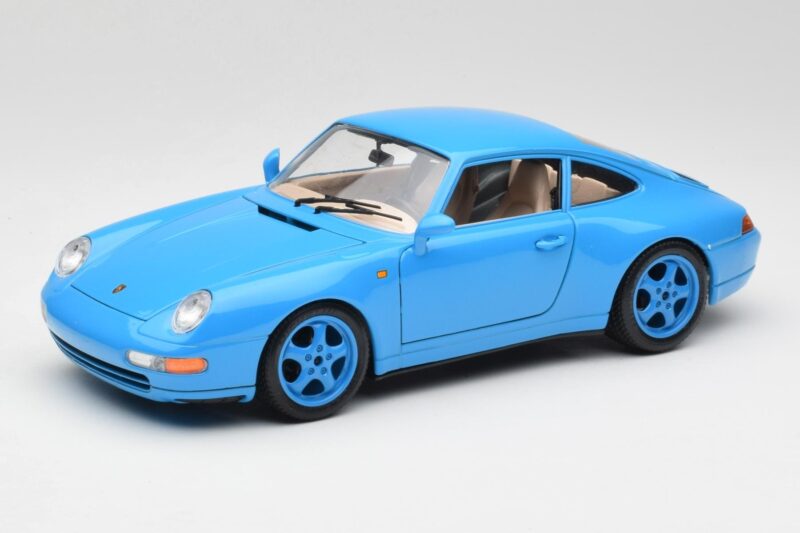 Porsche 911 993 Carrera Moder Bburago 1:18 3060 Kovina