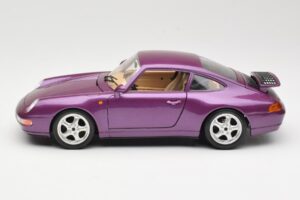 Porsche 911 993 Carrera Vijoličen Bburago 1:18 3060-M2 Kovina – slika 4 od 8