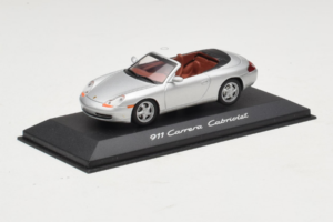 Porsche 911 996 Kabriolet Srebrna Minichamps 1:43 WAP02004097 Kovina – slika 2 od 4