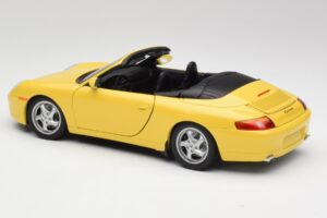 Porsche 911 996 Kabriolet Speed Rumena UT Models 1:18 27906 Kovina – slika 7 od 8