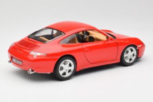 Porsche 911 996 Carrera 4 Rdeč Bburago 1:18 30085 Kovina – slika 3 od 8