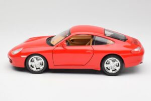 Porsche 911 996 Carrera 4 Rdeč Bburago 1:18 30085 Kovina – slika 4 od 8