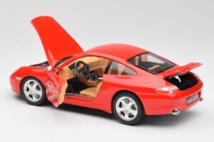 Porsche 911 996 Carrera 4 Rdeč Bburago 1:18 30085 Kovina – slika 5 od 8