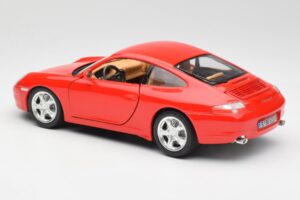 Porsche 911 996 Carrera 4 Rdeč Bburago 1:18 30085 Kovina – slika 7 od 8