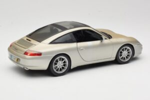 Porsche 911 996 Carrera 4S Srebrn Maisto 1:18 WAP02102212 Kovina – slika 3 od 8