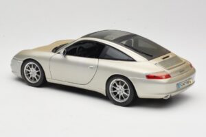 Porsche 911 996 Carrera 4S Srebrn Maisto 1:18 WAP02102212 Kovina – slika 7 od 8
