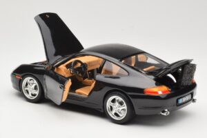 Porsche 911 996 Carrera Črn Bburago 1:18 3385-M2 Kovina – slika 5 od 8