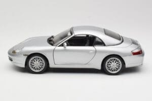 Porsche 911 996 Carrera Kabriolet Srebrna Hot Wheels 1:18 213595 Kovina – slika 4 od 8