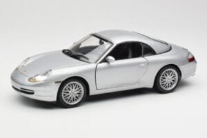 Porsche 911 996 Carrera Kabriolet Srebrna Hot Wheels 1:18 213595 Kovina