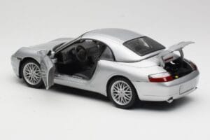 Porsche 911 996 Carrera Kabriolet Srebrna Hot Wheels 1:18 213595 Kovina – slika 5 od 8
