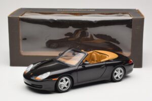 Porsche 911 996 Carrera Kabriolet Črn UT Models 1:18 WAP02100997 Kovina – slika 8 od 8