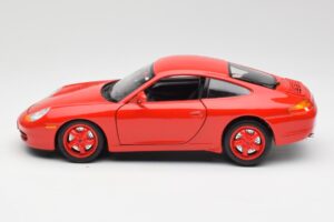 Porsche 911 996 Carrera Rdeč Omejena Izdaja Bburago 1:18 3385-M1 Kovina – slika 4 od 8
