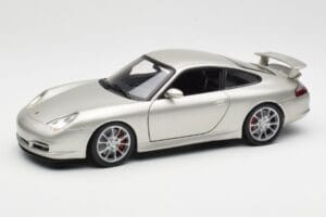 Porsche 911 996 GT3 Srebrn Hot Wheels 1:18 C2590 Kovina