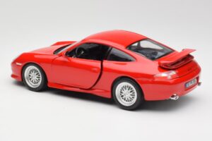 Porsche 911 996 GT3 Strasse Rdeč Bburago 1:18 30395 Kovina – slika 7 od 8